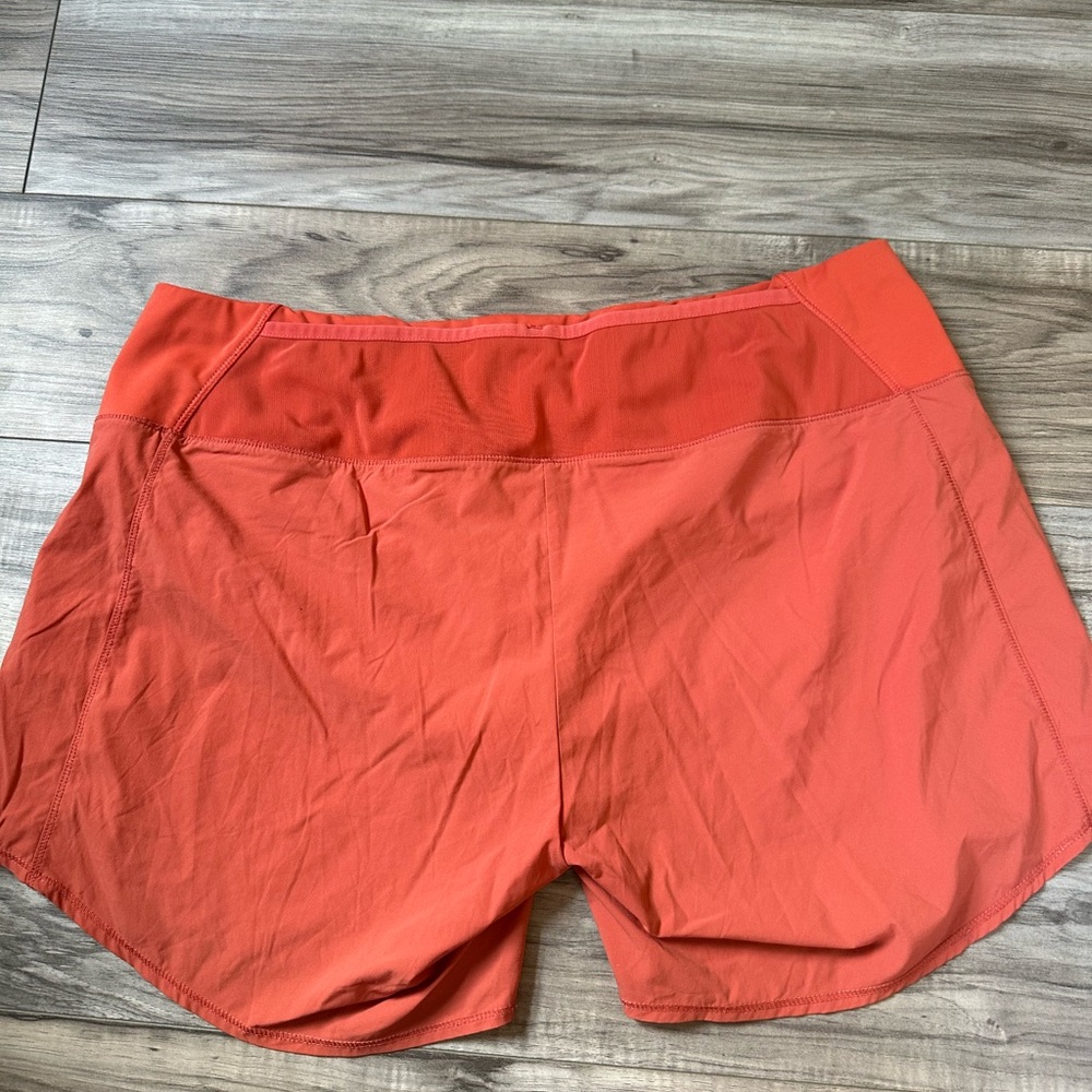Oiselle Roga Vibrant Orange Athletic Running Shorts Lightweight Pockets Size 14 - Picture 2 of 9